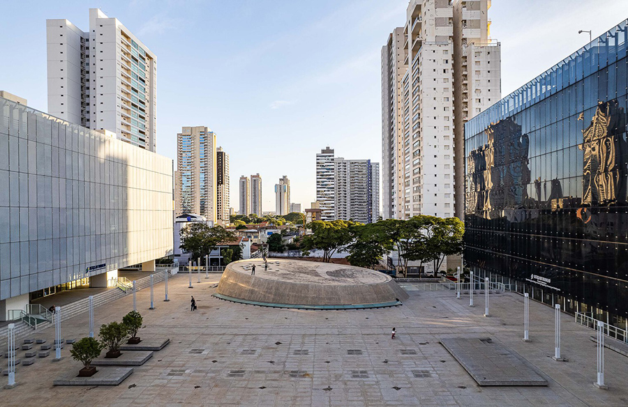 Transformative Architecture: 18th Region Labour Complex in Goiânia, Brazil