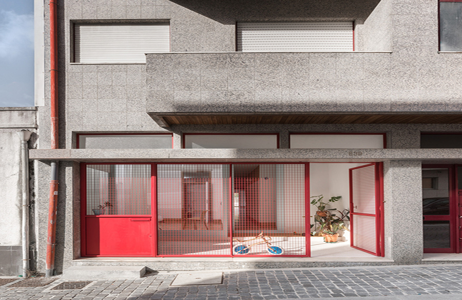 Revitalizing Unused Space: A Residential Renovation in Porto