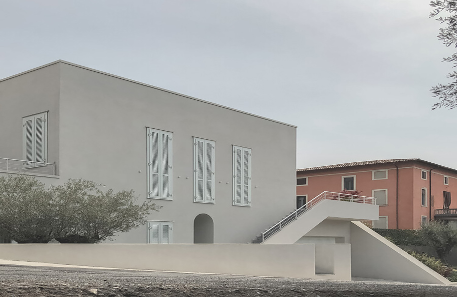 Exploring Elogio del Grigio House A Fusion of Architecture and Philosophy