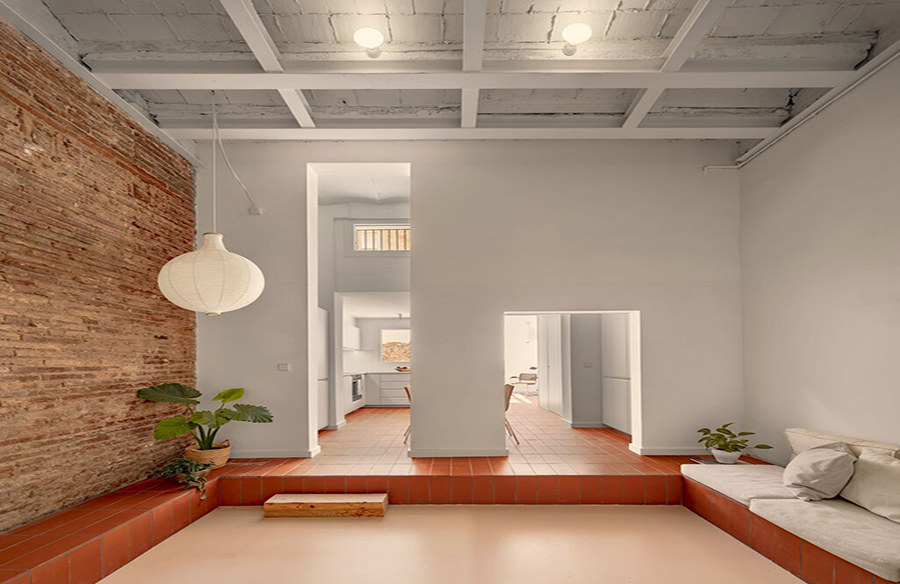 Transforming Spaces: Carles’ Adaptive Reuse Home