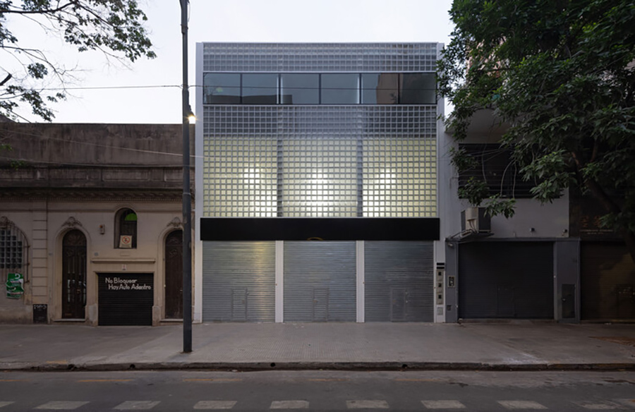 Flexible Commercial Spaces: Castillo Lee Valdivieso’s Design in Buenos Aires