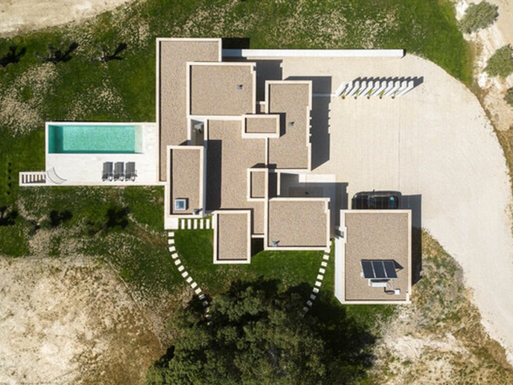 Crafting a Unique Dwelling: Casa Na Romeira in Portugal-Sheet2
