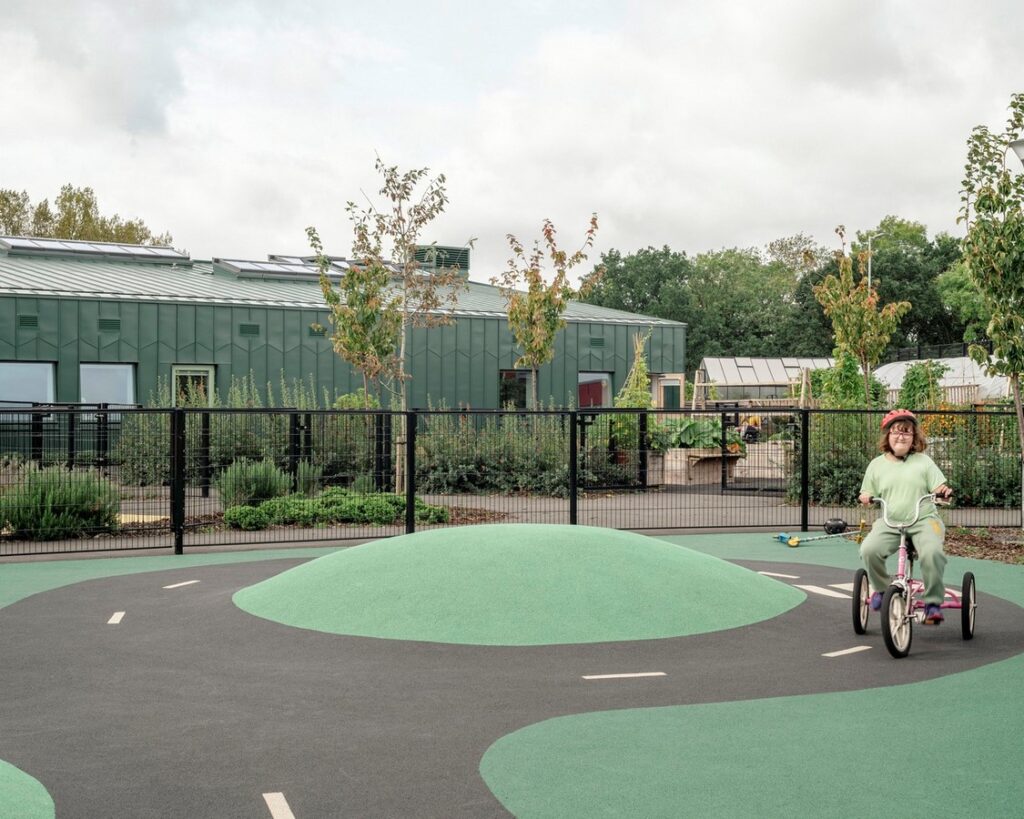Designing an Inclusive Learning Space: Award-Winning School in the United Kingdom-sheet1