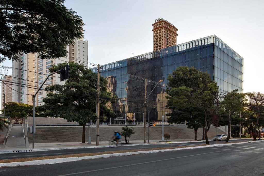 Transformative Architecture: 18th Region Labour Complex in Goiânia, Brazil-sheet1